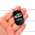 Personalizowany metalowy nieśmiertelnik dla atomaniaka z grafiką i imieniem